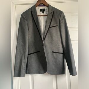 H&M Men’s Gray Tuxedo Style Blazer Jacket  Size 36R  Slim Fit Black Trim